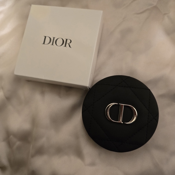 Dior Black Quilted Compact with Silver Logo - Picture 1 of 7